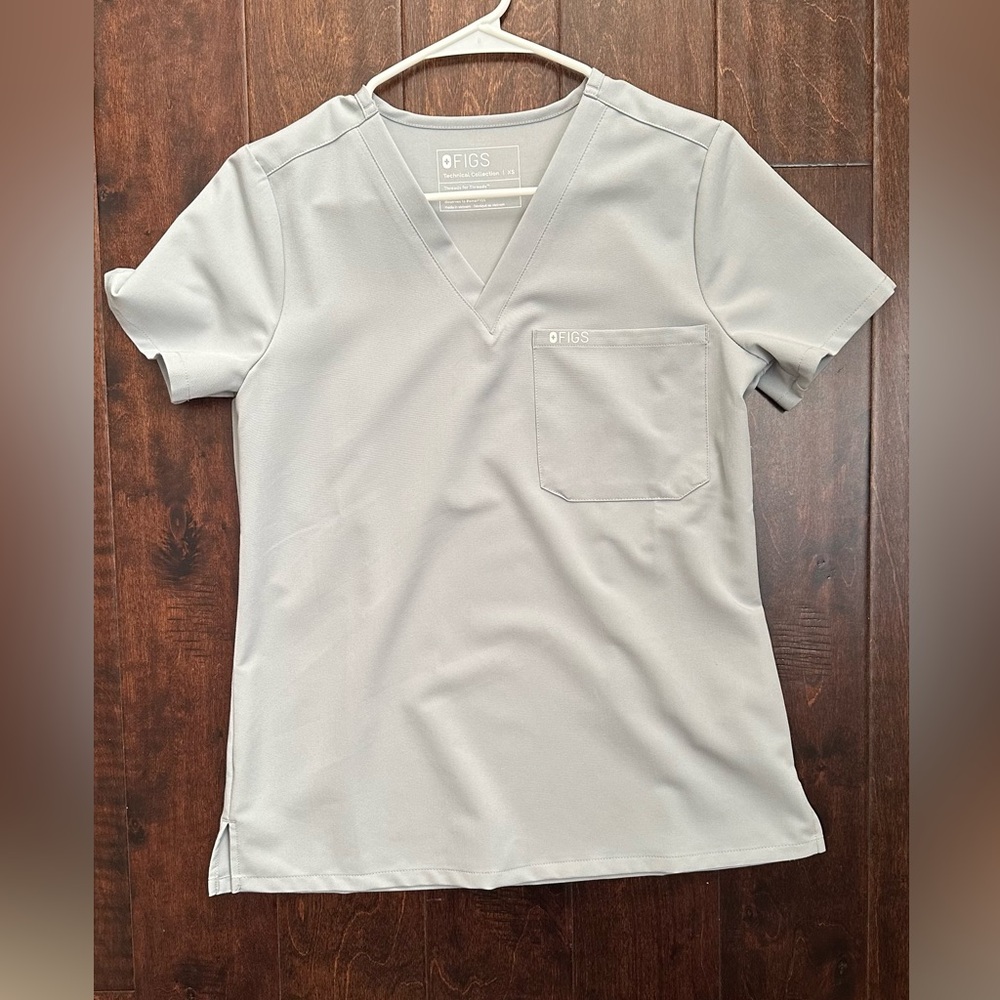 Figs Gray Catarina One Pocket Scrub Top